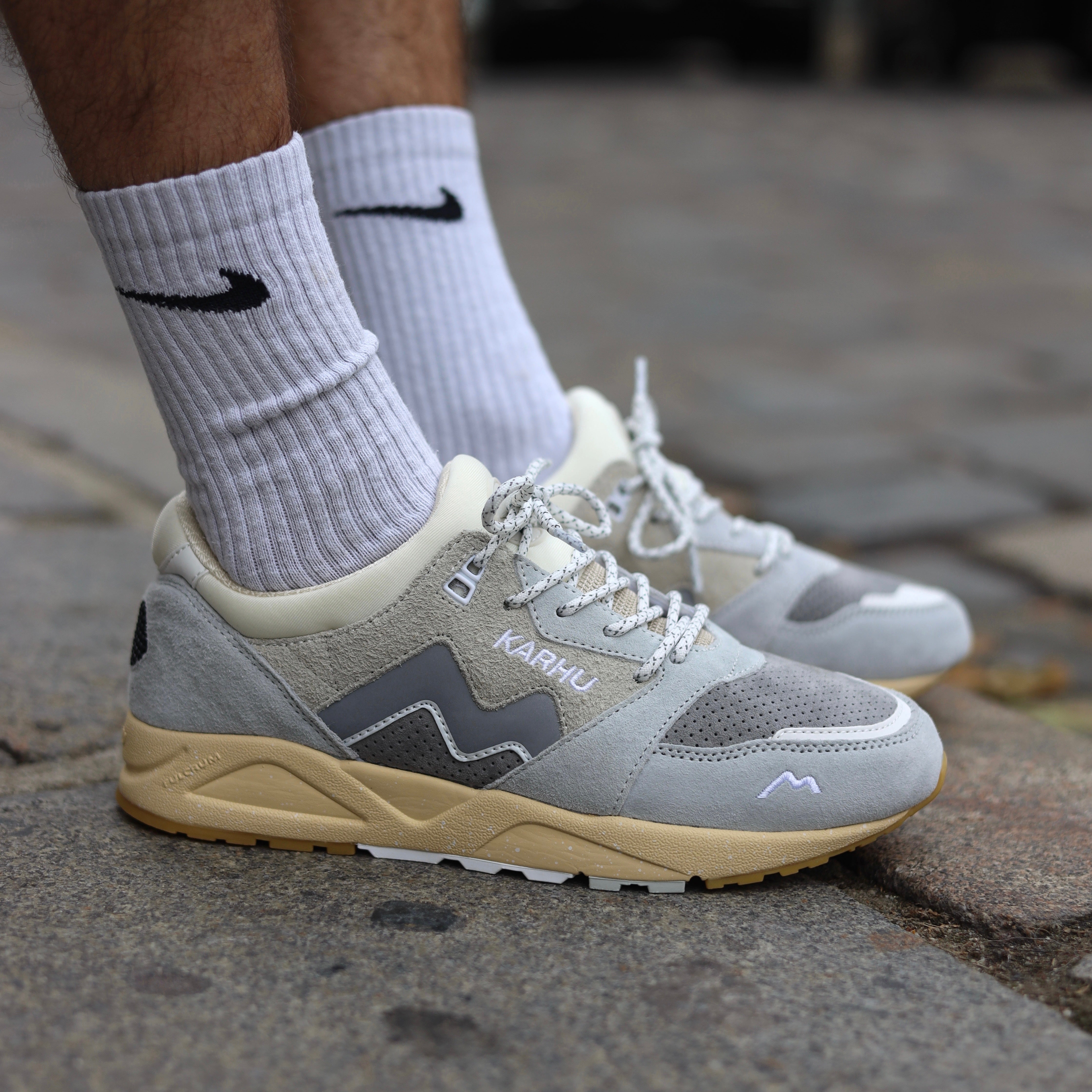 Aria 95 lunar rock / foggy dew
