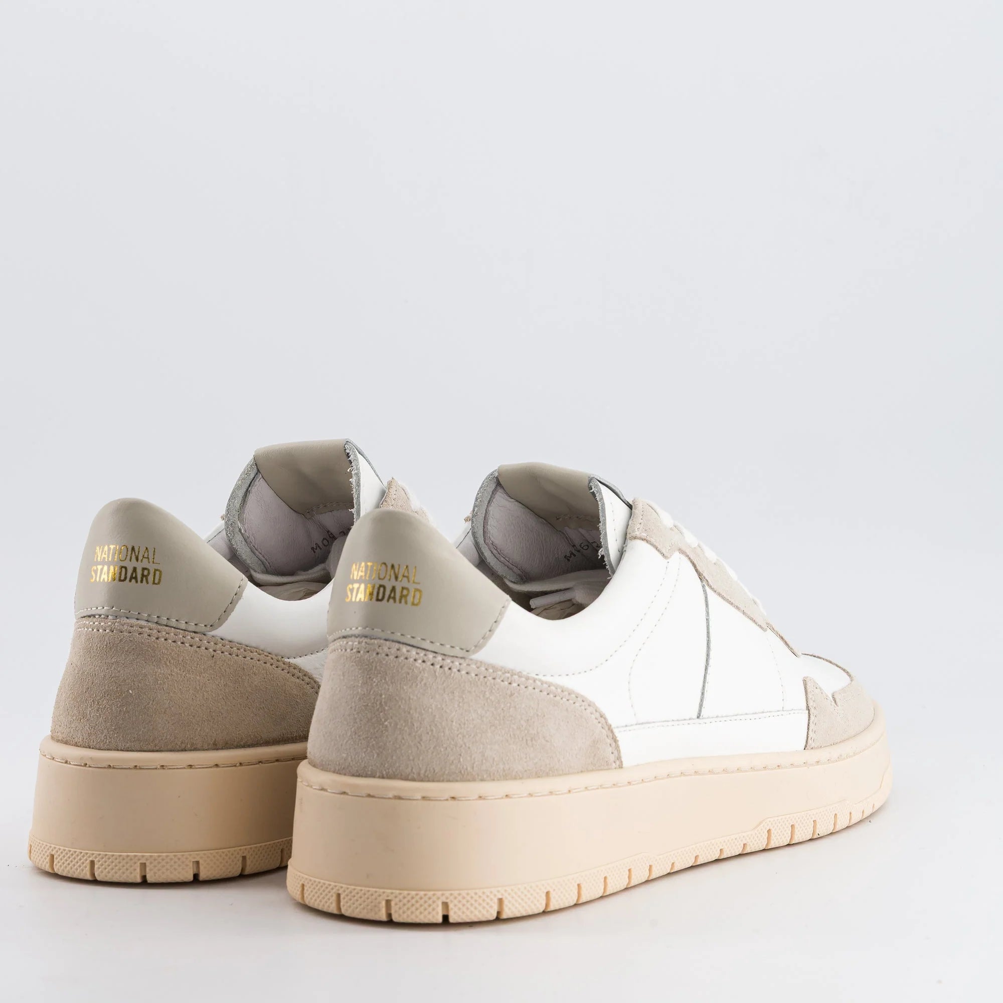Edition 6 off white