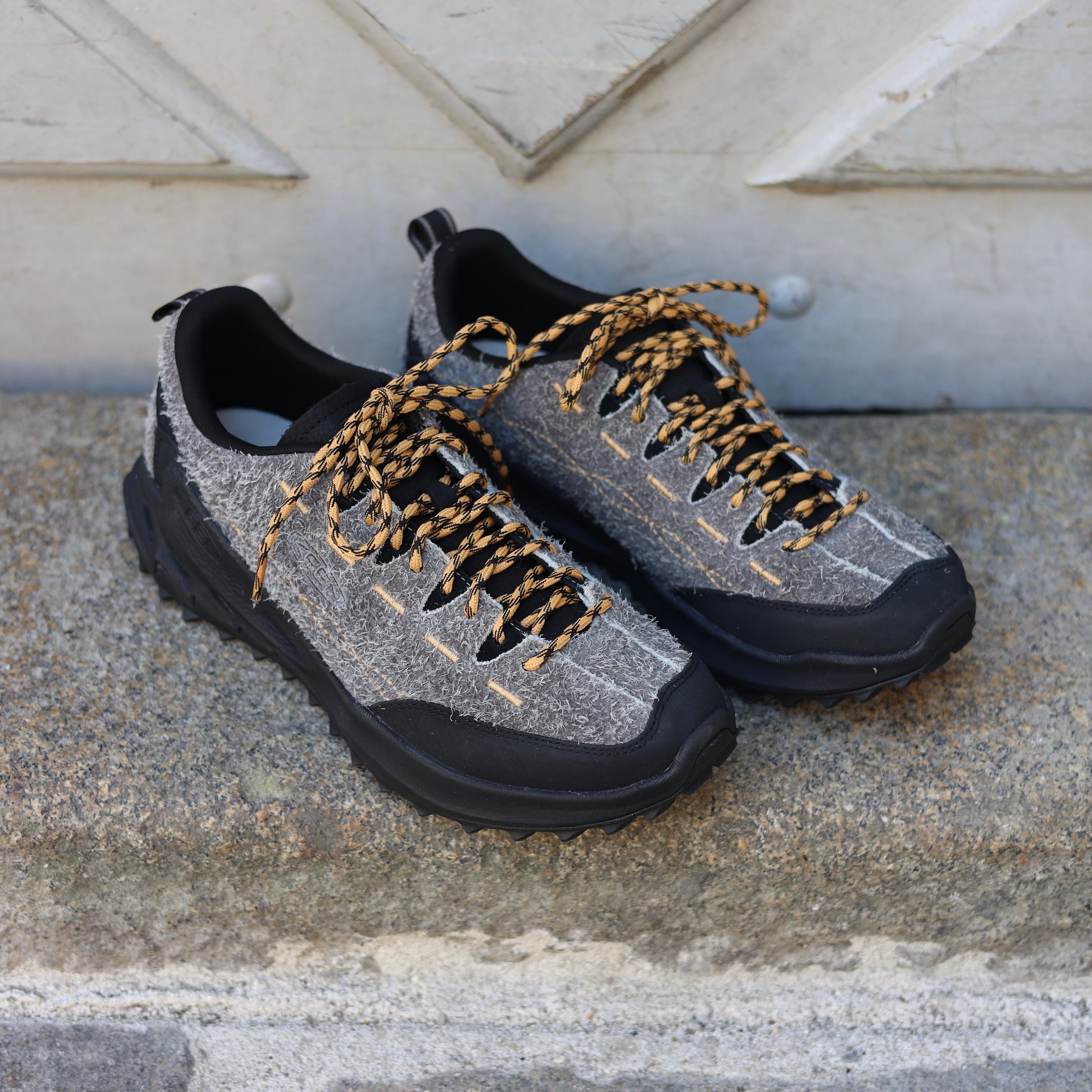 Jasper Zionic steel grey / oak buff