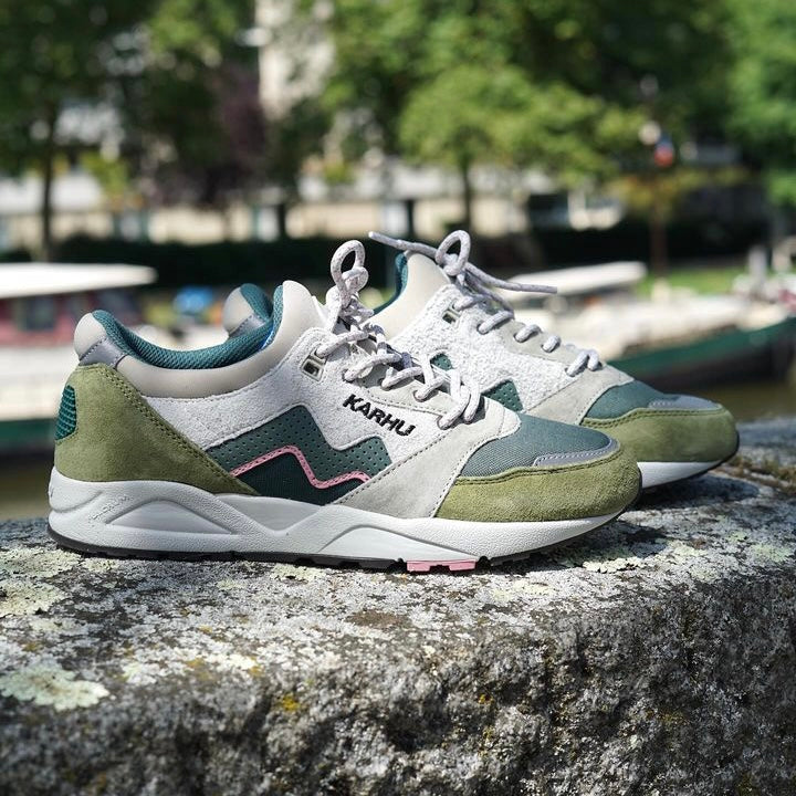 Karhu Aria 95 sphagnum / dark forest