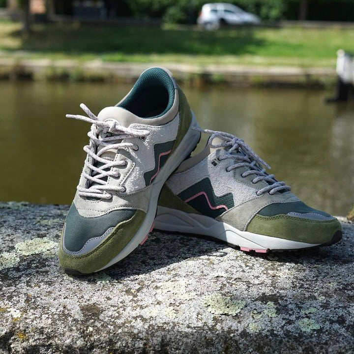 Karhu Aria 95 sphagnum / dark forest