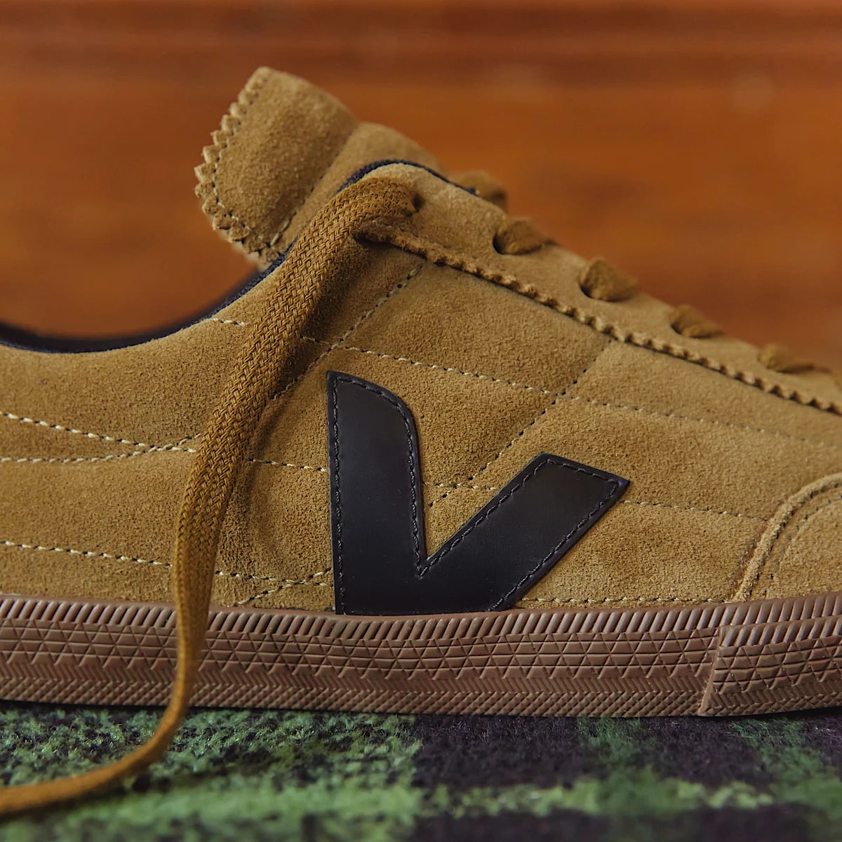 Panenka suede tent pierre bark