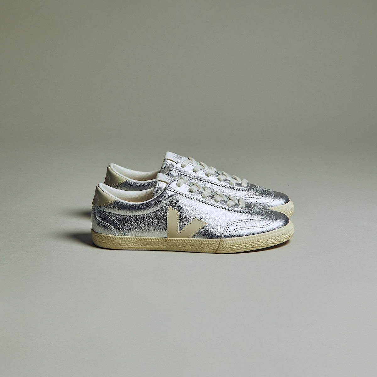 Volley leather silver pierre